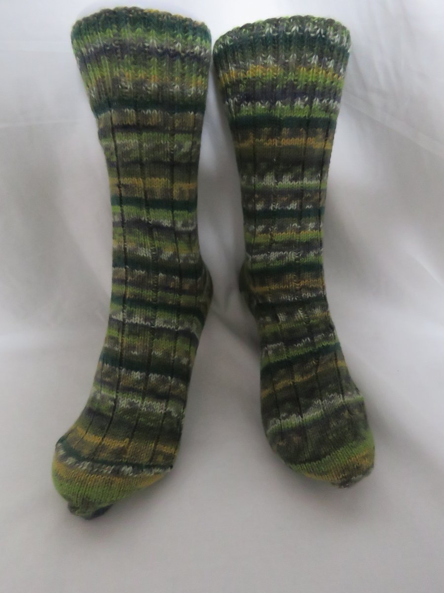 Hand-cranked Knitted Ribbed Wool Socks Size 6 to 7