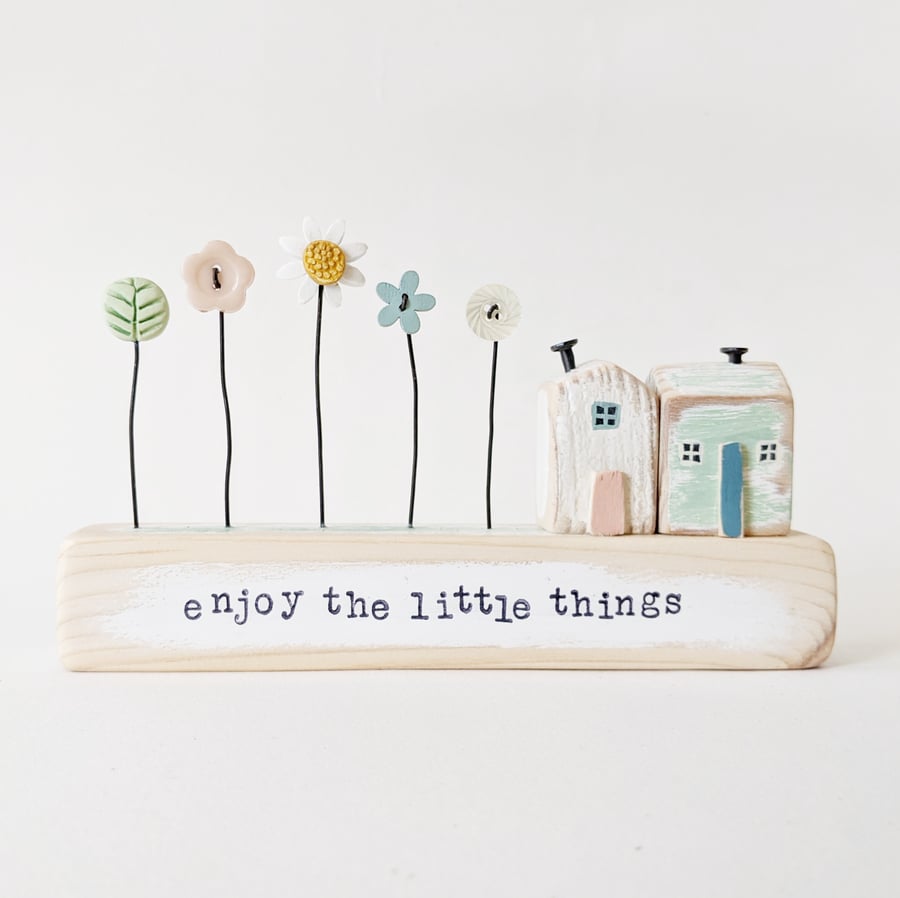 Little Wooden Houses with Clay & Button Garden 'Enjoy the little things'