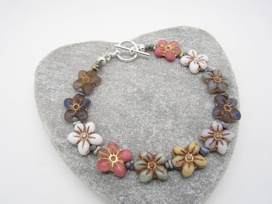 Czech Glass Bracelet, Daisy Bracelet, Boho Bracelet, OOAK Jewellery
