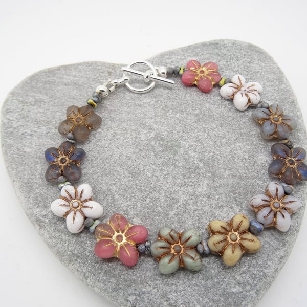 Czech Glass Bracelet, Daisy Bracelet, Boho Bracelet, OOAK Jewellery