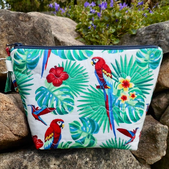 Make up bag in tropical parrot print
