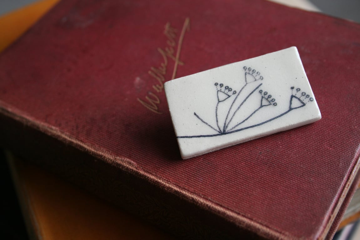 Flora ceramic brooch