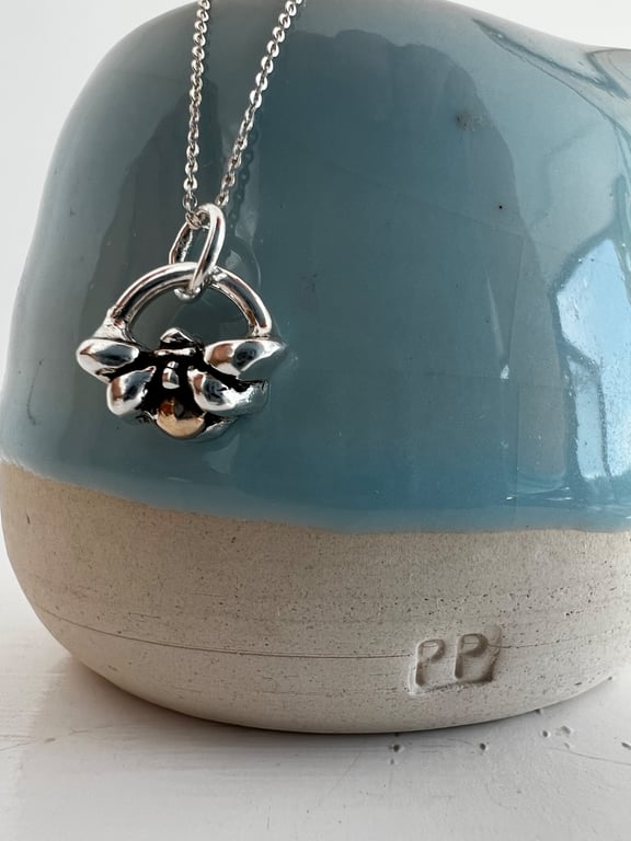 Golden Bumble Bee (Butt) - fine silver and gold