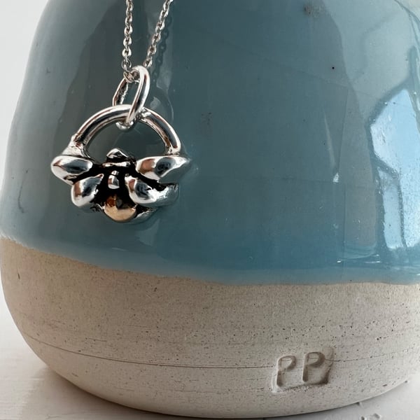 Golden Bumble Bee (Butt) - fine silver and gold