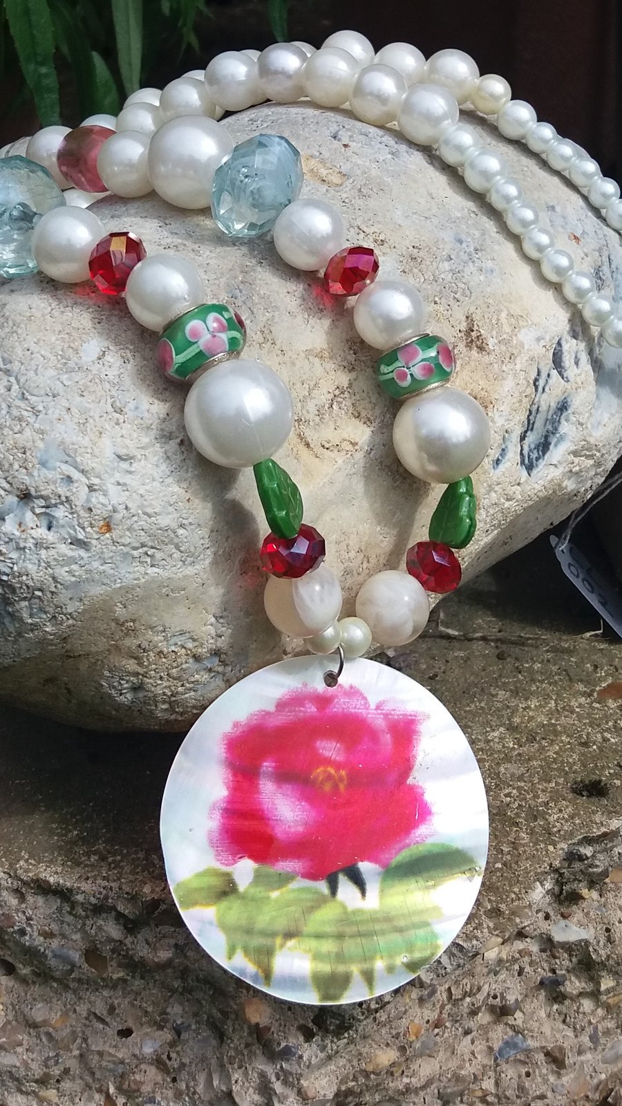 EL02 Pearl Necklace with Painted Shell Pendant
