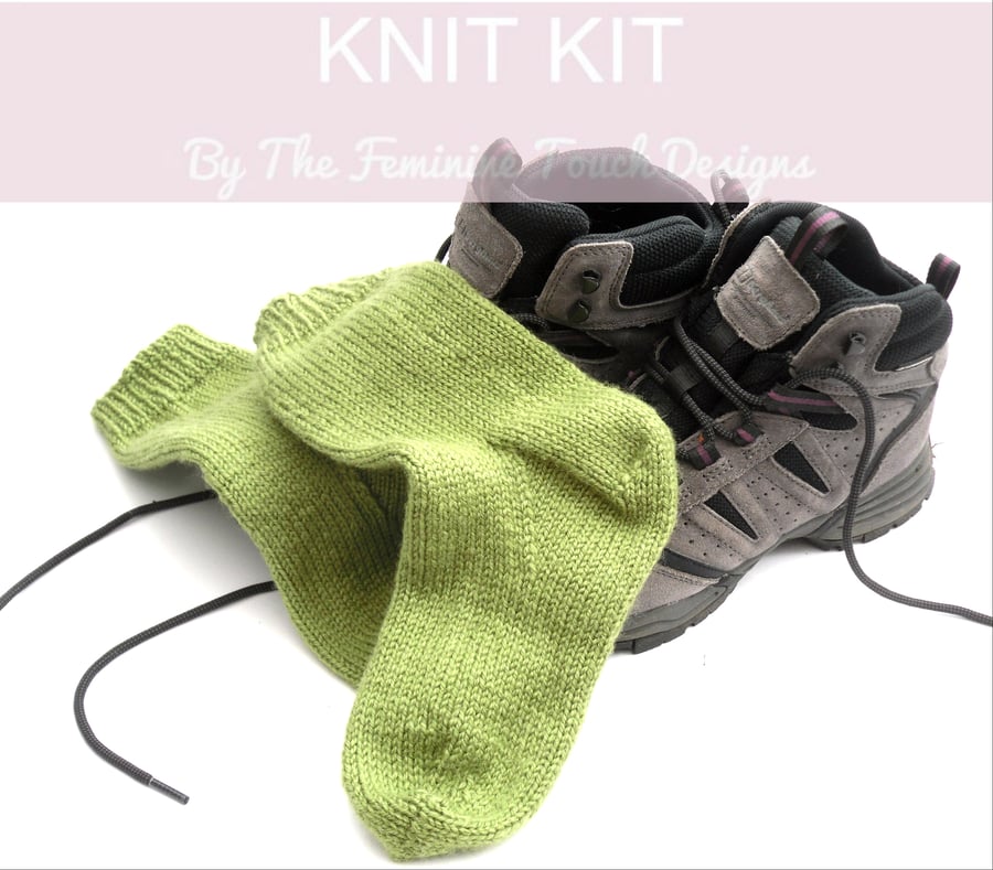 SECONDS SUNDAY Easy knit walking socks knitting kit 