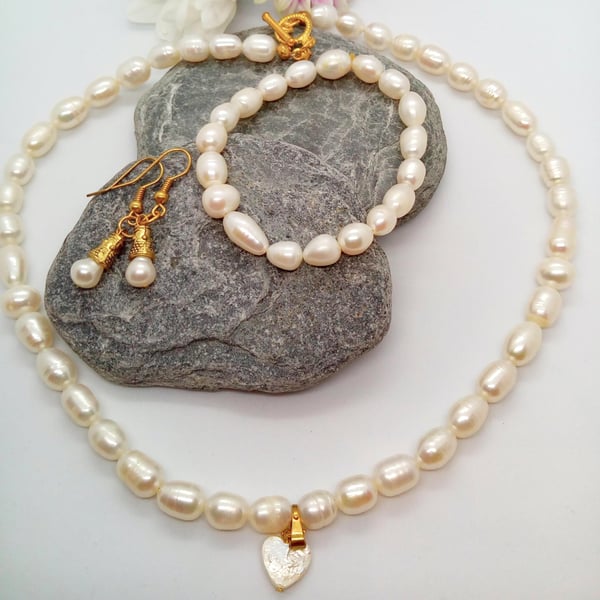 Cream Freshwater Pearl Bridal Jewellery Set with a Mother of Pearl Heart