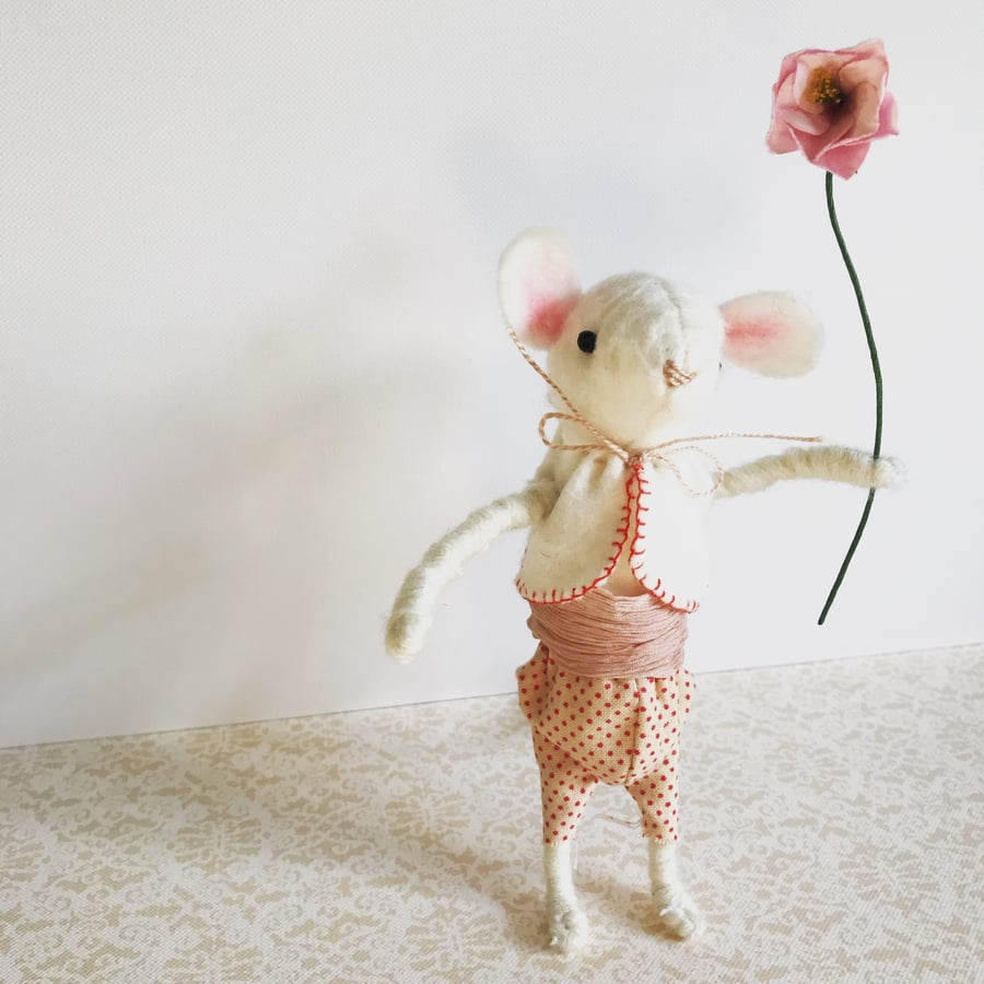 Sweetheart Mouse Decoration