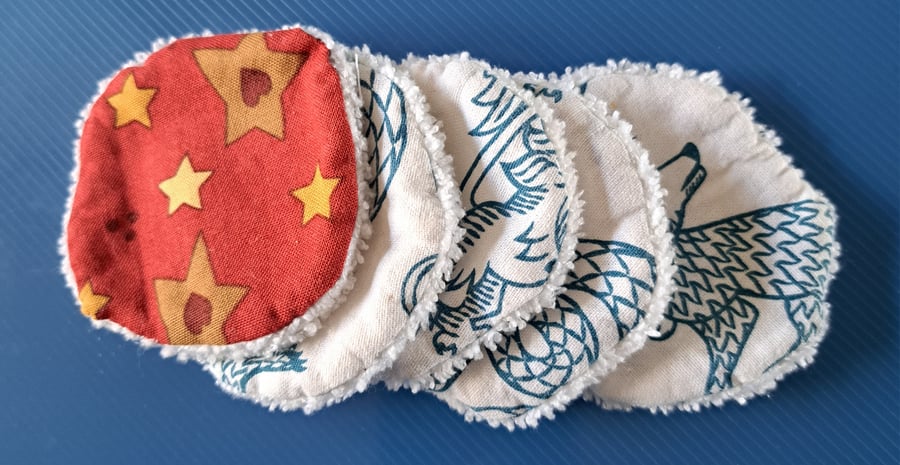 Eco-friendly, reusable face cloths make-up remover