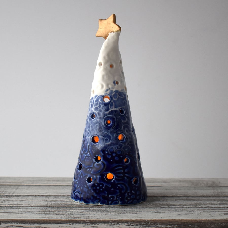A303 Ceramic Christmas Tree Tea Light Holder (UK postage free)