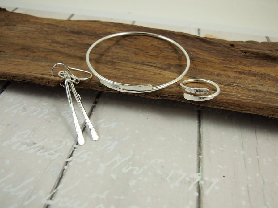 Silver Simple Hammered Jewellery Set. Bangle, Earrings and Ring, Size S-L