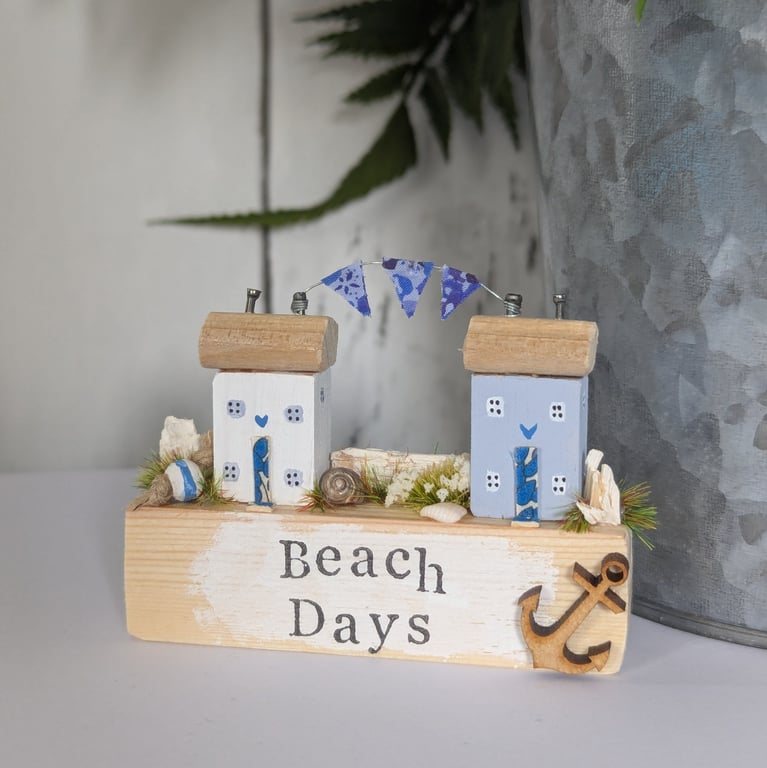 Handmade Coastal Cottage Scene Home Decor 'Beach Days'