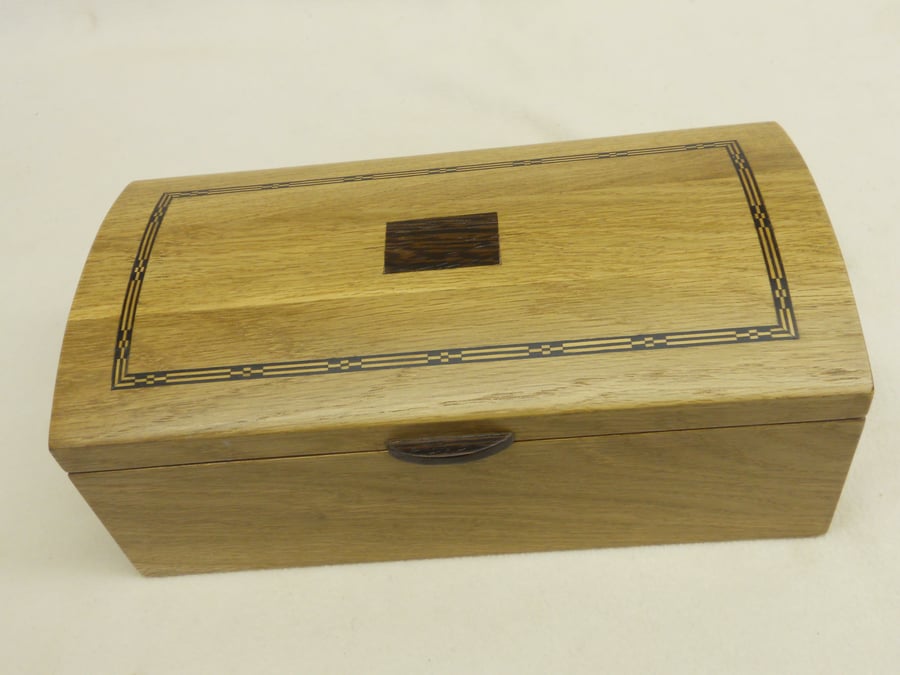 Jewellery Casket in solid oak, 