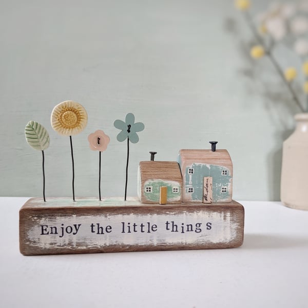 Little Wooden Houses with Clay & Button Garden 'Enjoy the little things'