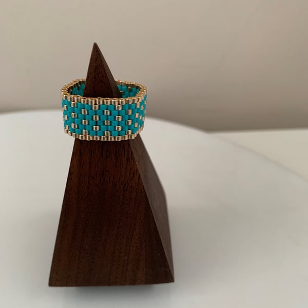 Vibrant turquoise colour beaded ring