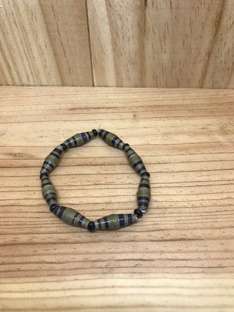 Paper Bead Bracelet. (209)