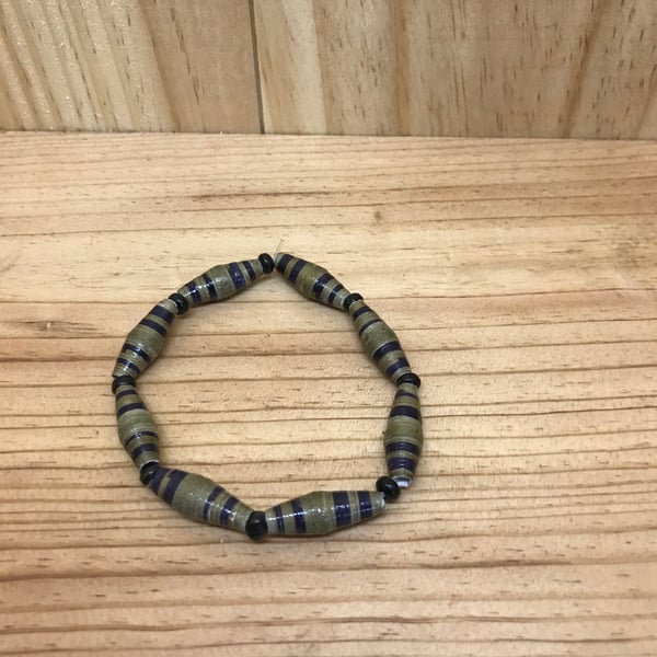 Paper Bead Bracelet. (209)