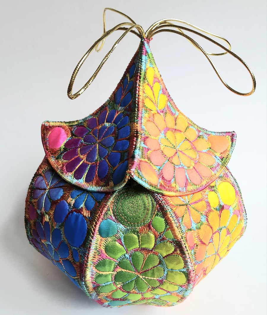 Lidded Box Textile Vessel 3D with Free Machine Embroidery 