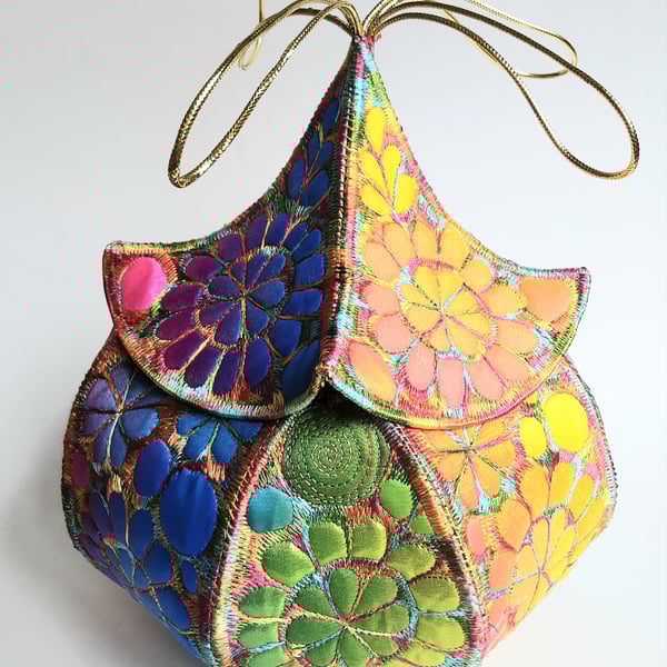 Lidded Box Textile Vessel 3D with Free Machine Embroidery 