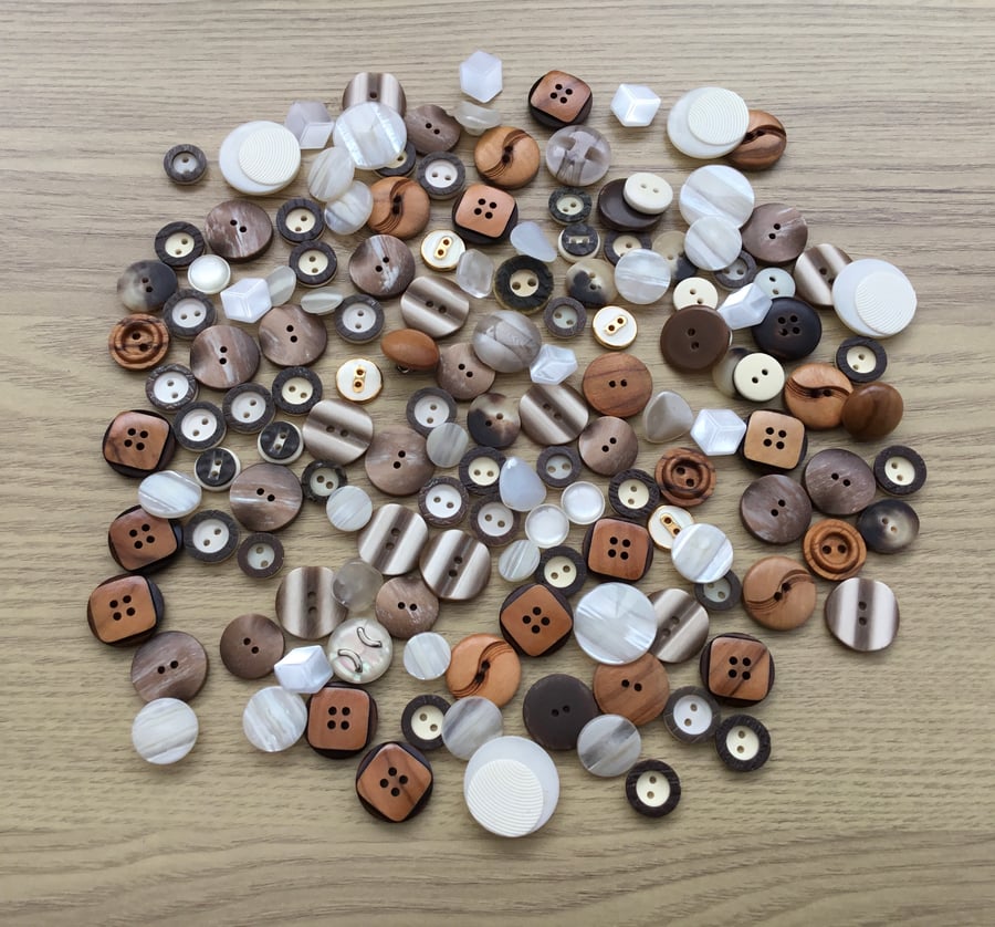 Over 140 Vintage Used and Unused Buttons for Cr... - Folksy
