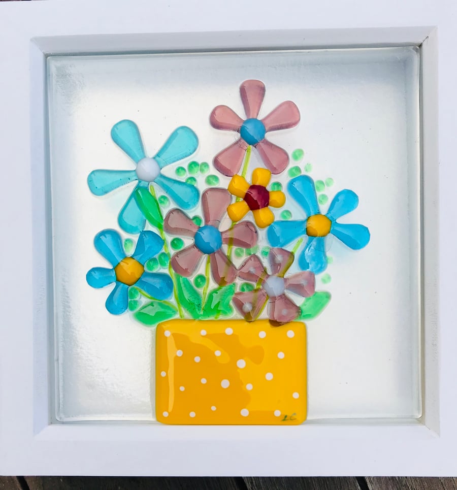 Fused glass pot of flowers picture 