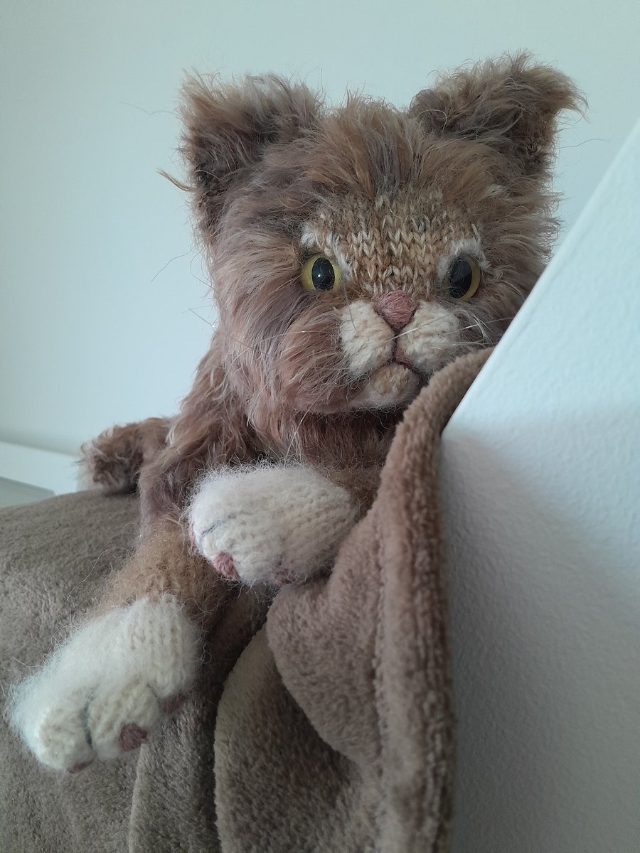 Tortoiseshell Cat, dotpebblesknits design