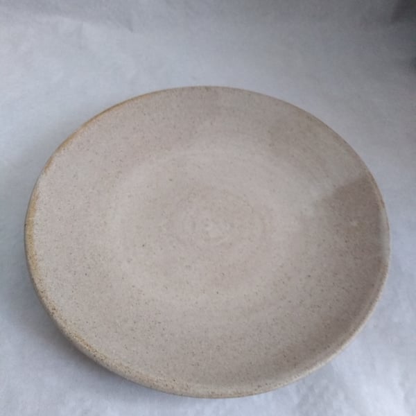 POTTERY STONEWARE PASTA DISH BOWL  OATMEAL GLAZE  23.7 CMS DIAMETER