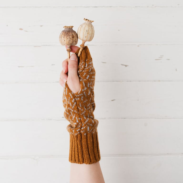 Scatter fingerless gloves - sedona and angelite