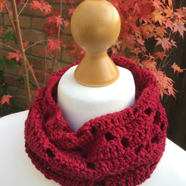 Snood in acrylic colour Claret