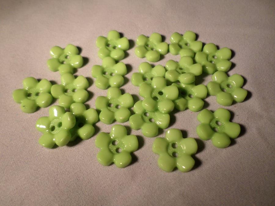 20 x 2-Hole Acrylic Buttons - 15mm - Flower - Green 