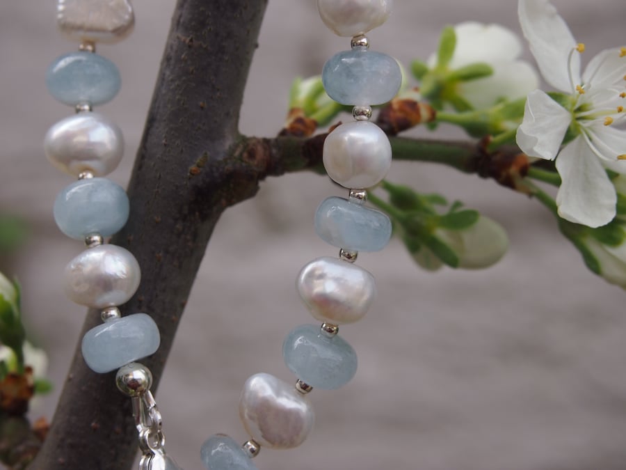 Freshwater pearl and aquamarine bracelet