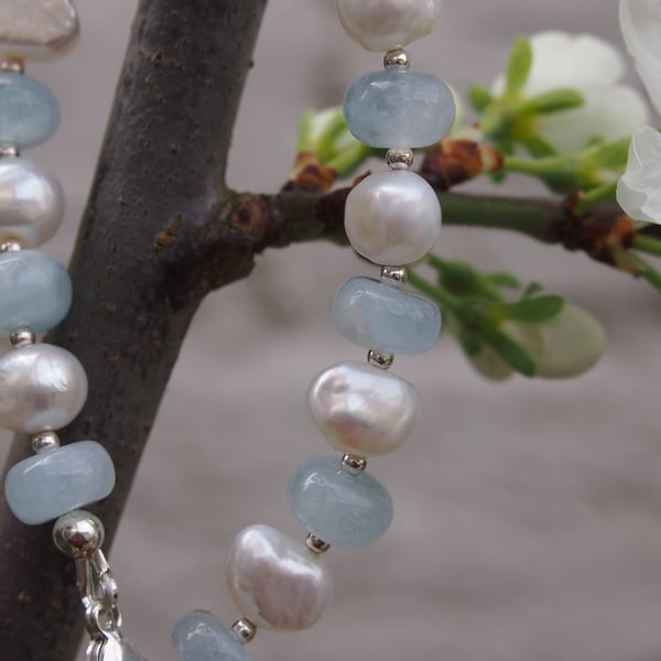 Freshwater pearl and aquamarine bracelet