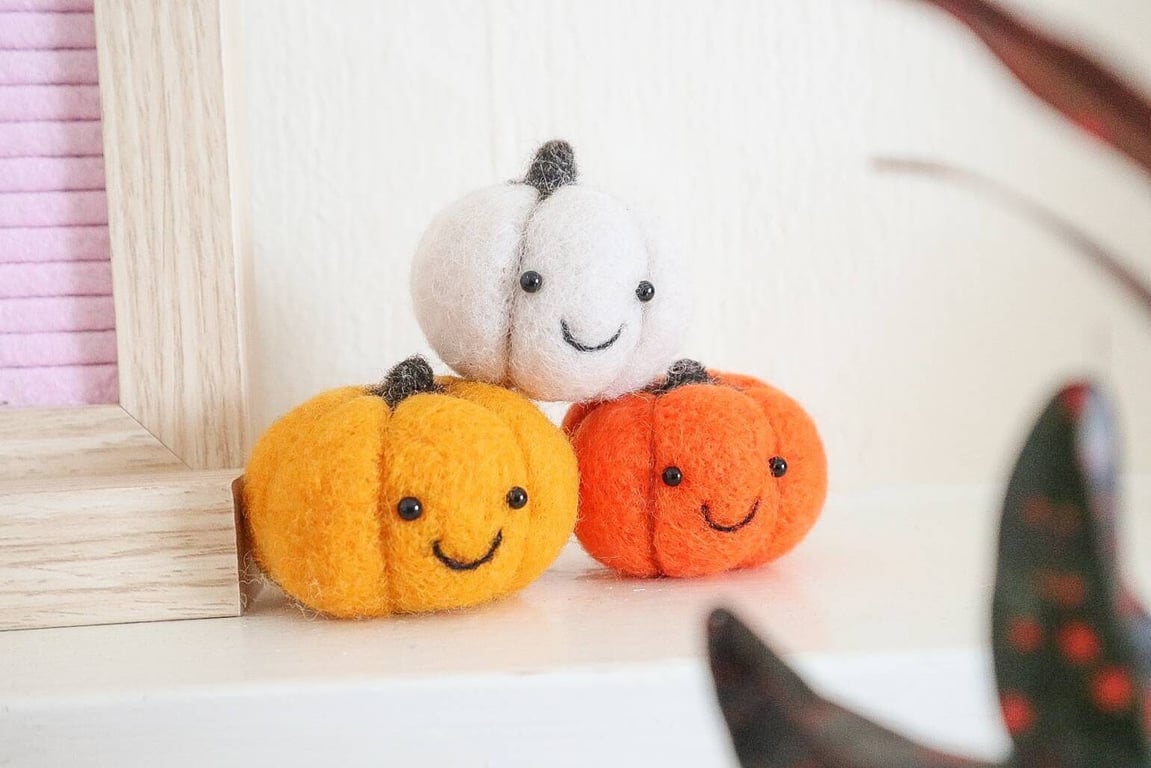 Pumpkin Pals - Needle Felt Felted Wool Autumn Fall Halloween Friends