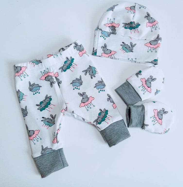 Preemie Leggings, hat, mittens, baby shower gift, gift for new baby, bunnies