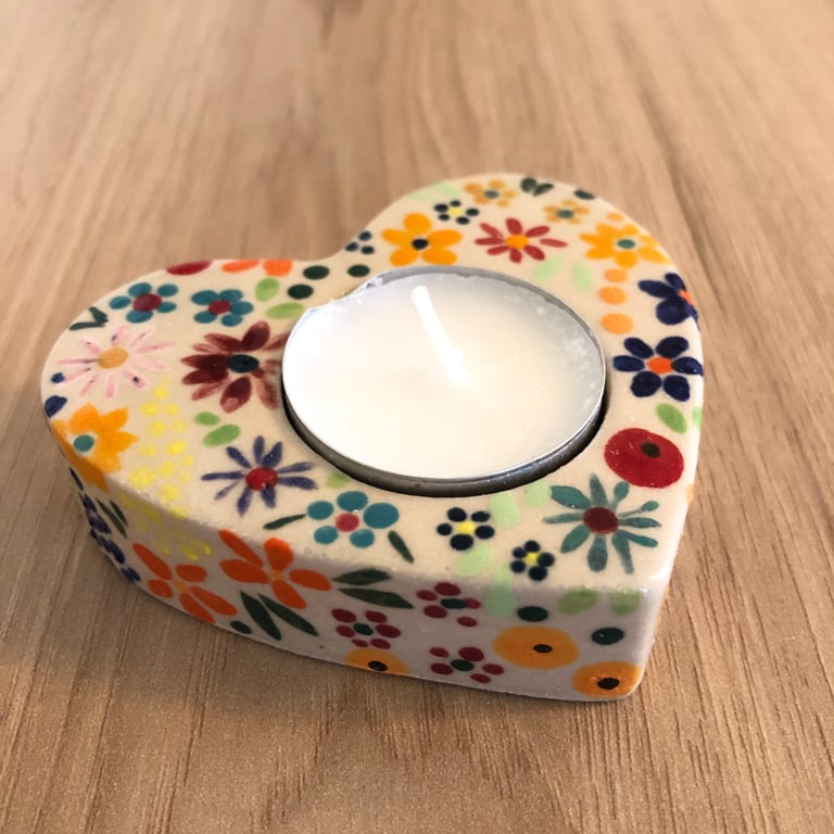 FLORAL STONEWARE CERAMIC HEART TEALIGHT HOLDER