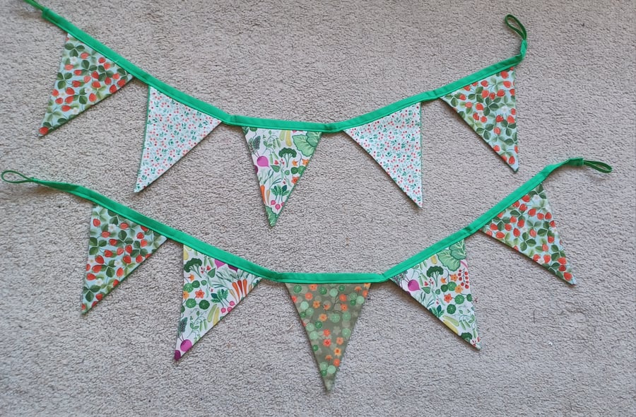 Summer Bunting - Cottage Garden  (shorter length)