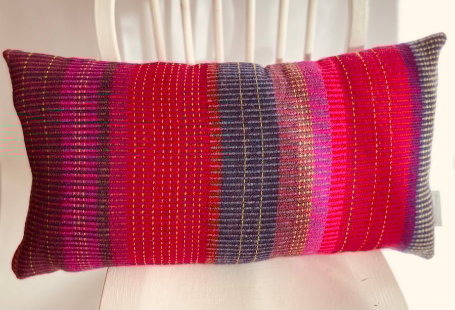 August 7 : Rectangle Cushion 