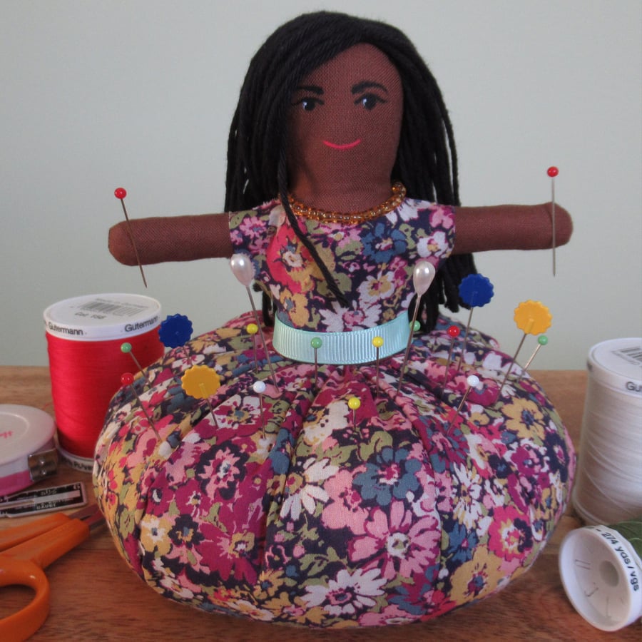 Sewing Companion Pin Cushion and Needle Case