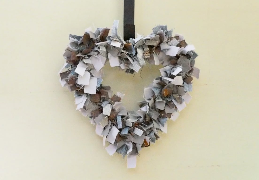 Tweed Heartshaped Wreath