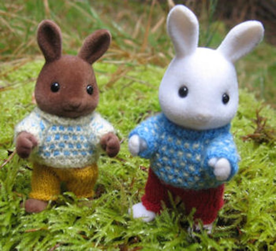  'Spotty Jumpers' knitting pattern for Sylvanian Families