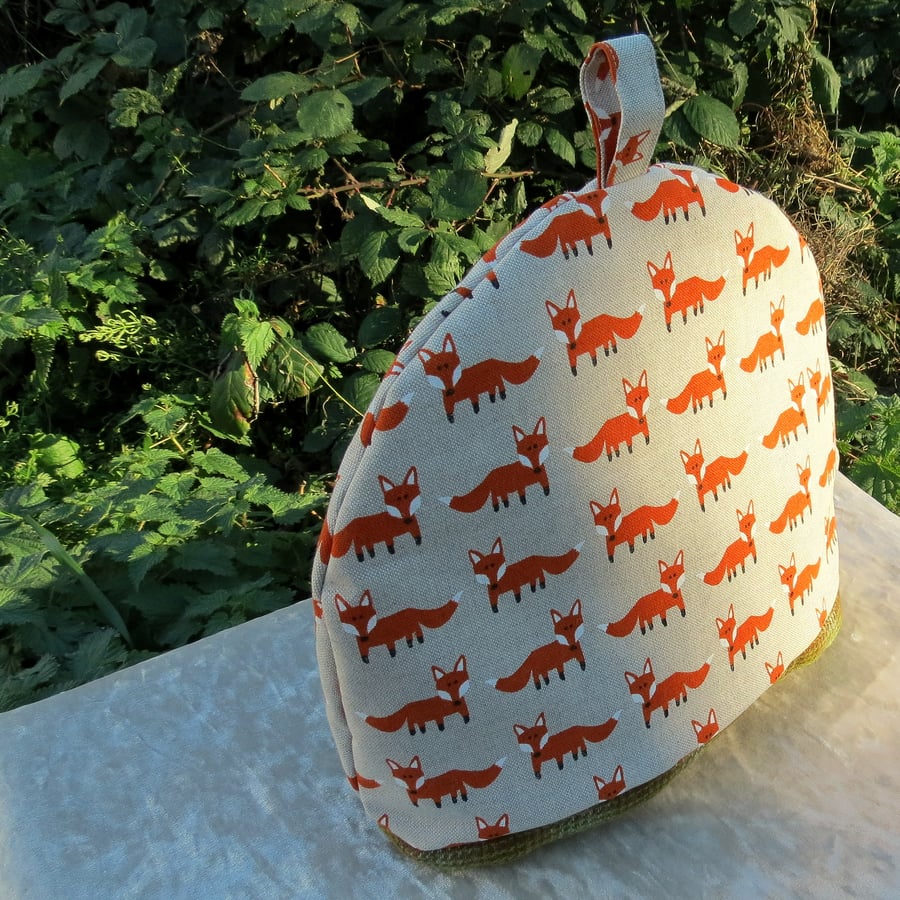 Tea Cosy.  A tea cosy, size large.  To fit a  4 -  5  cup teapot.  Fox Design.