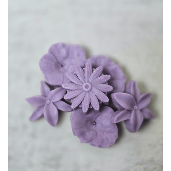Lavendar Bouquet with a chamomile blend with fresh herbs and a whisper