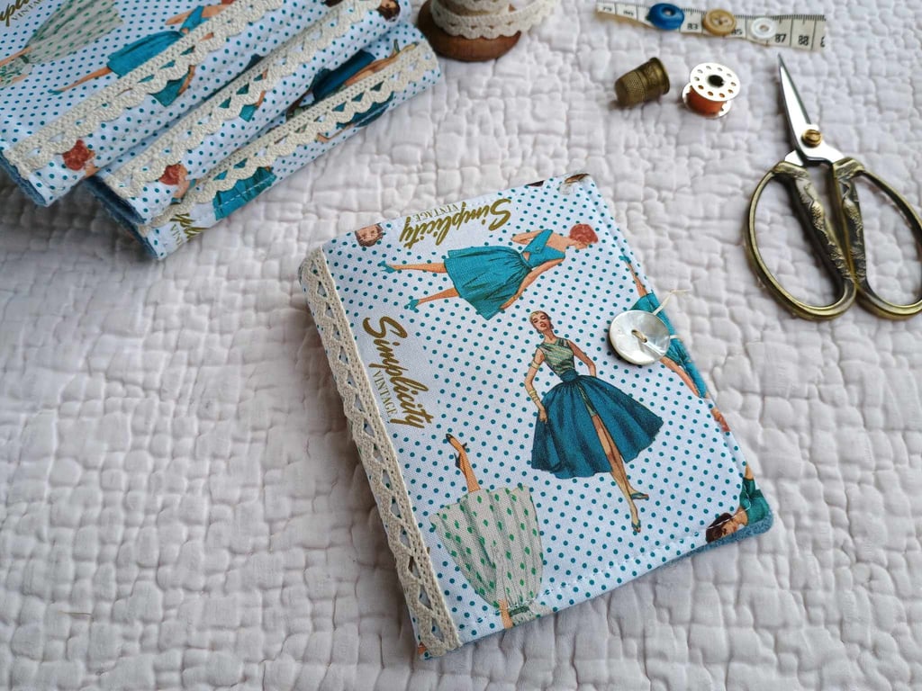 Sewing organiser and needle case - organic cotton and wool, can be personalised