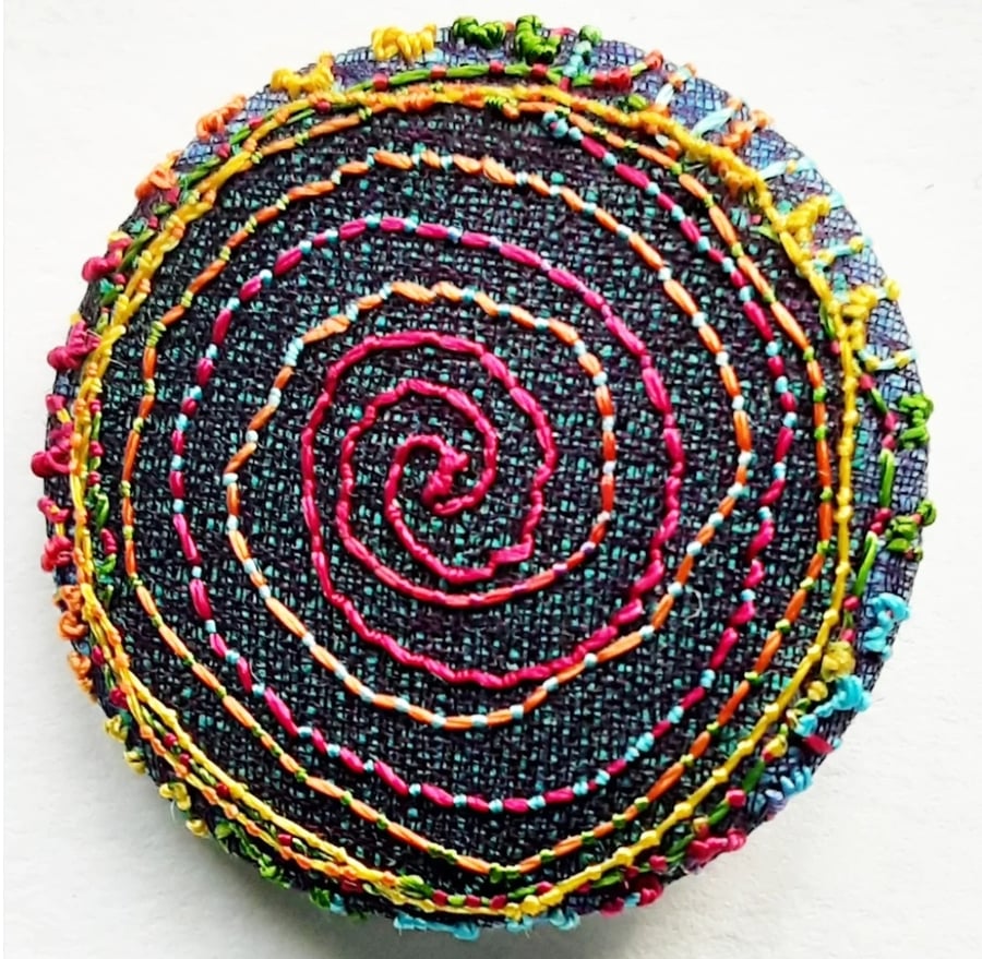 One Inch Badge Fabric Badge with Free Machine Embroidery 