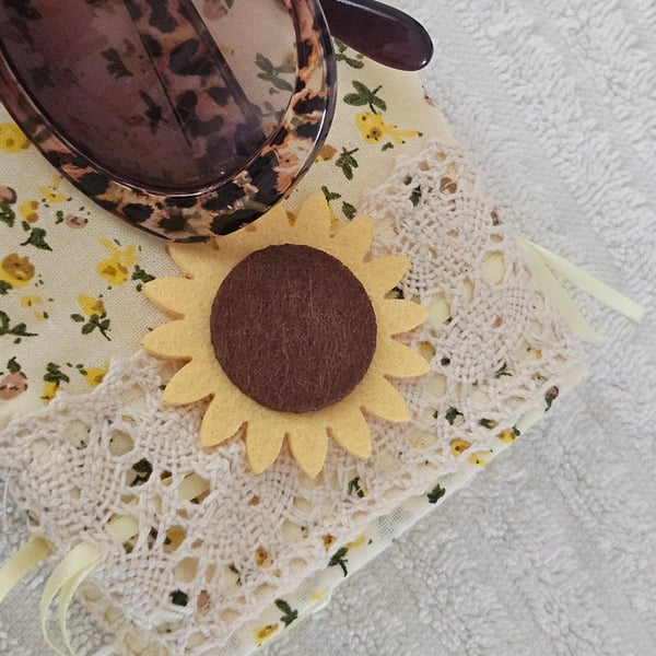 Summer sunglasses case
