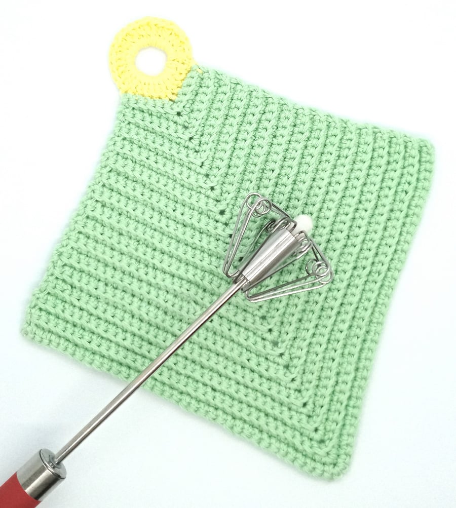 Single crochet pot holder