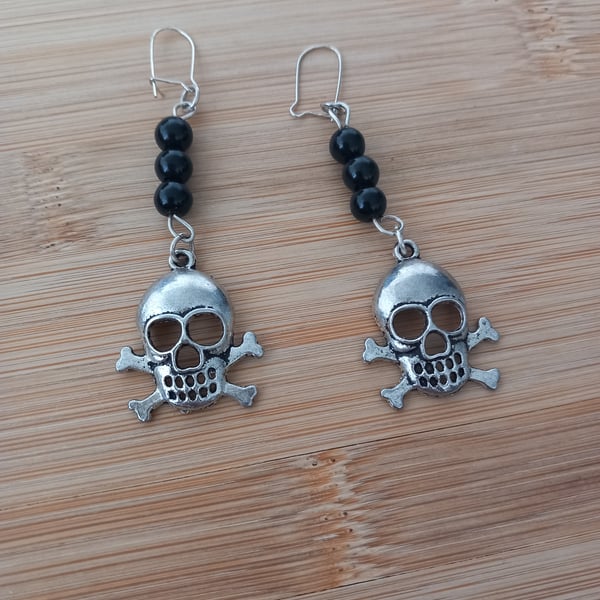 Trendy alternative goth spooky skull earrings