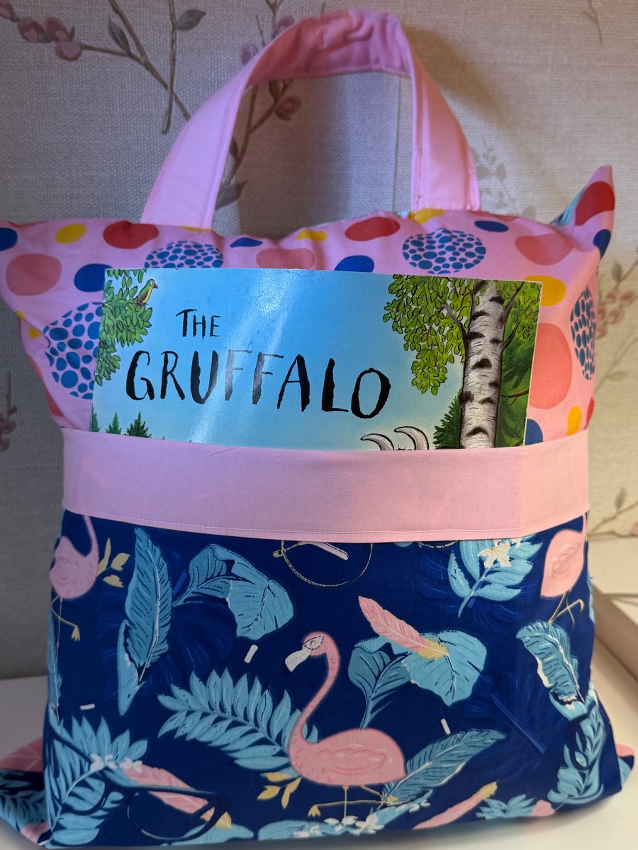 Pocket Cushion, Reading Cushion.