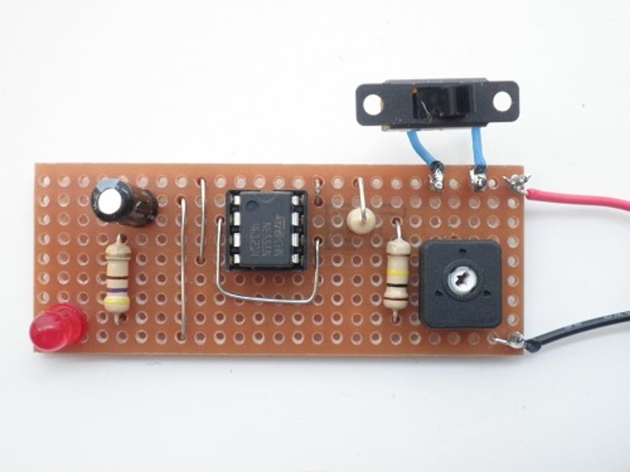 Kit 11: Adjustable Flashing L.E.D. Using An Integrated Circuit