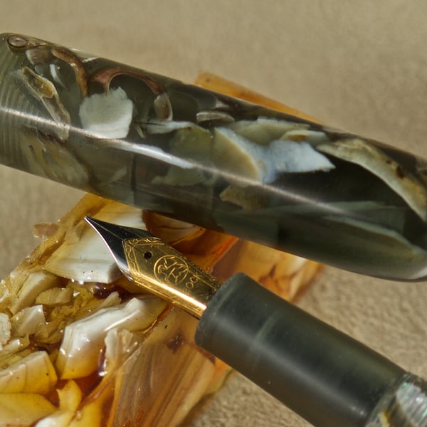 Hand crafted fountain pen with natural sea shells. SB3